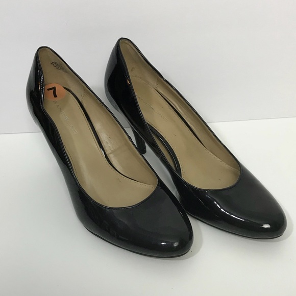 Bandolino Black Pumps. Size 7 M - Picture 2 of 8